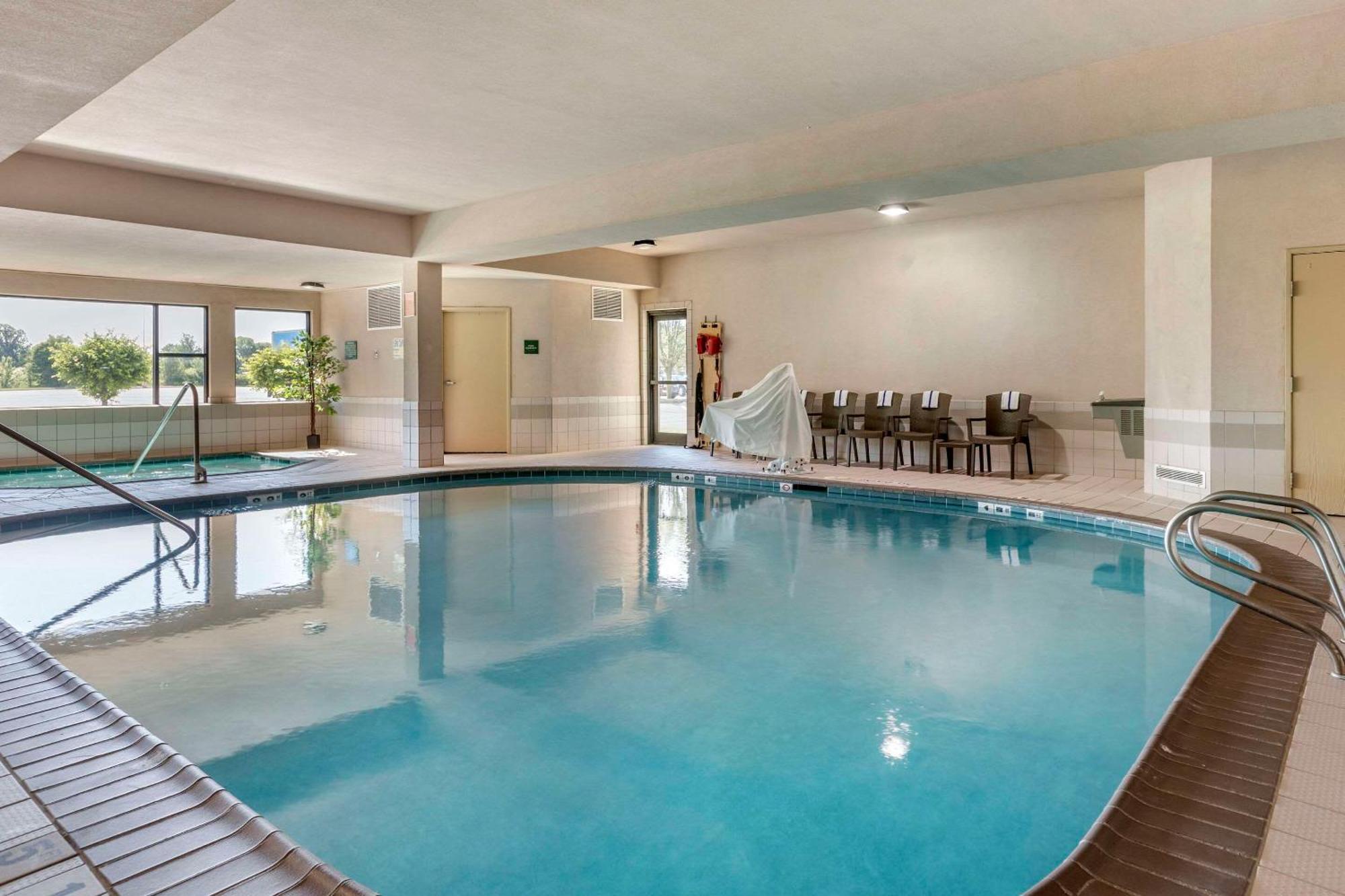 Comfort Suites Grandville - Grand Rapids Sw Bagian luar foto