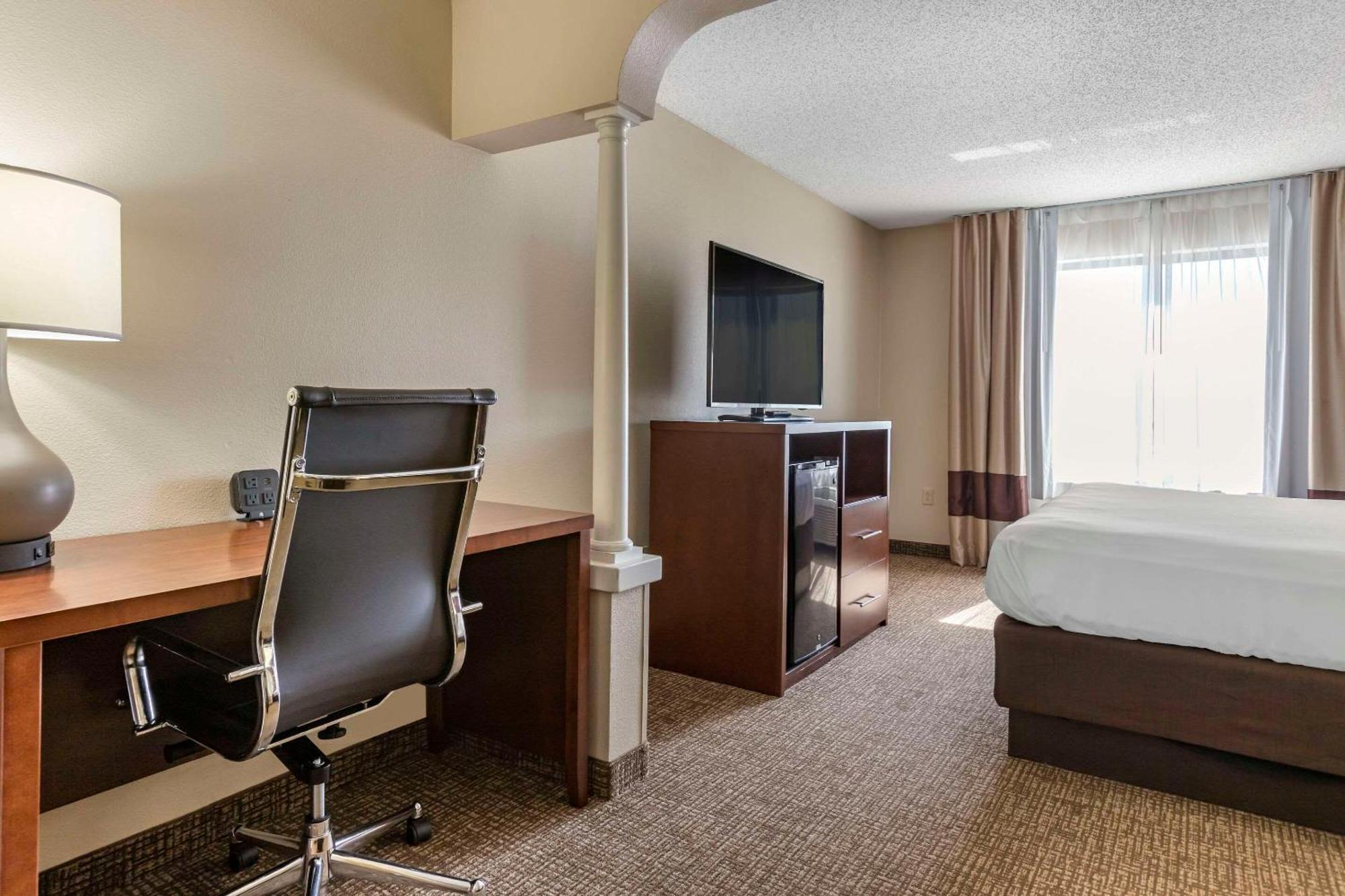 Comfort Suites Grandville - Grand Rapids Sw Bagian luar foto