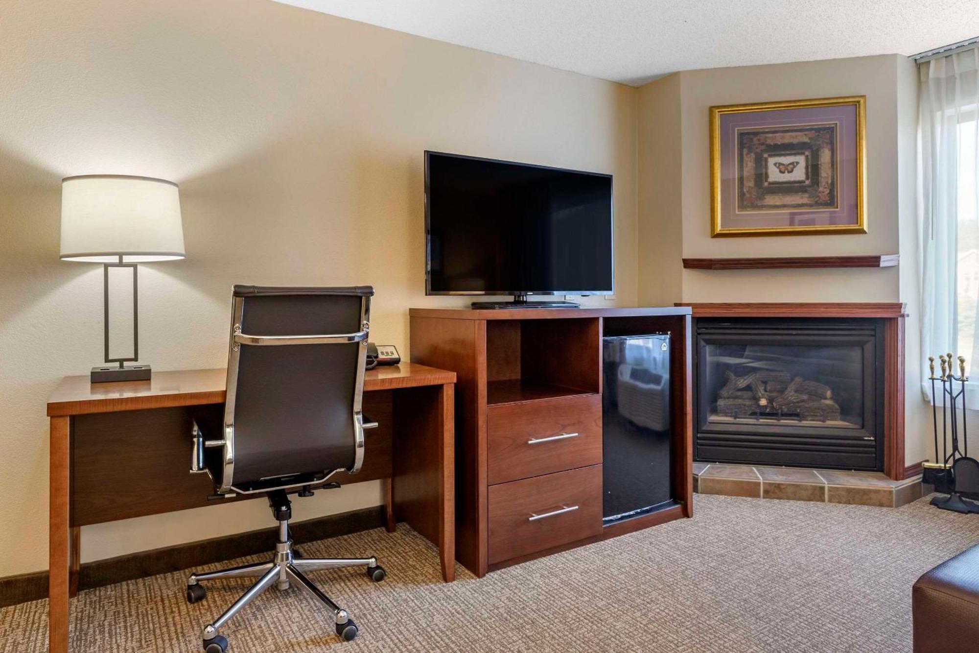 Comfort Suites Grandville - Grand Rapids Sw Bagian luar foto
