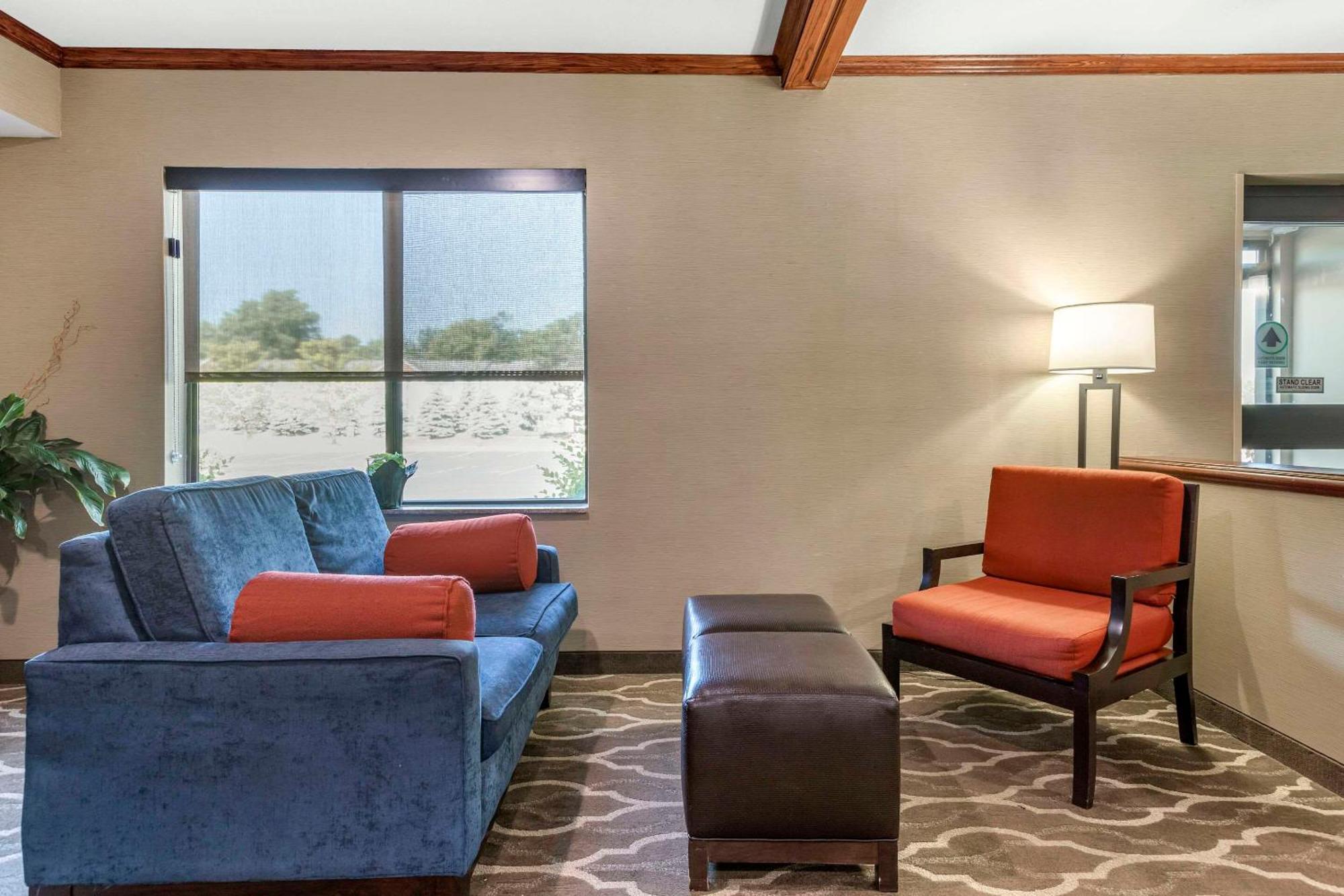 Comfort Suites Grandville - Grand Rapids Sw Bagian luar foto